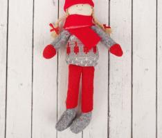 Кукла интерьерная Маруся в свитере и шапке